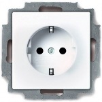 Розетка SCHUKO, альпийский белый